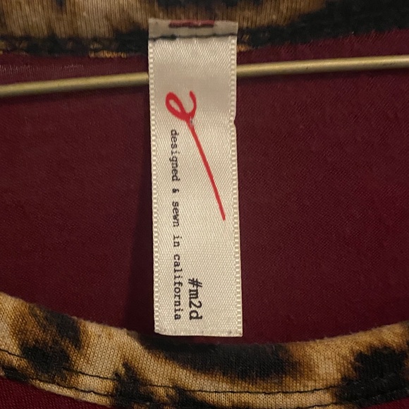 Long-Sleeve Twist Hem Tee with Leopard Raglan Sleeves - Burgundy - Picture 3 of 3